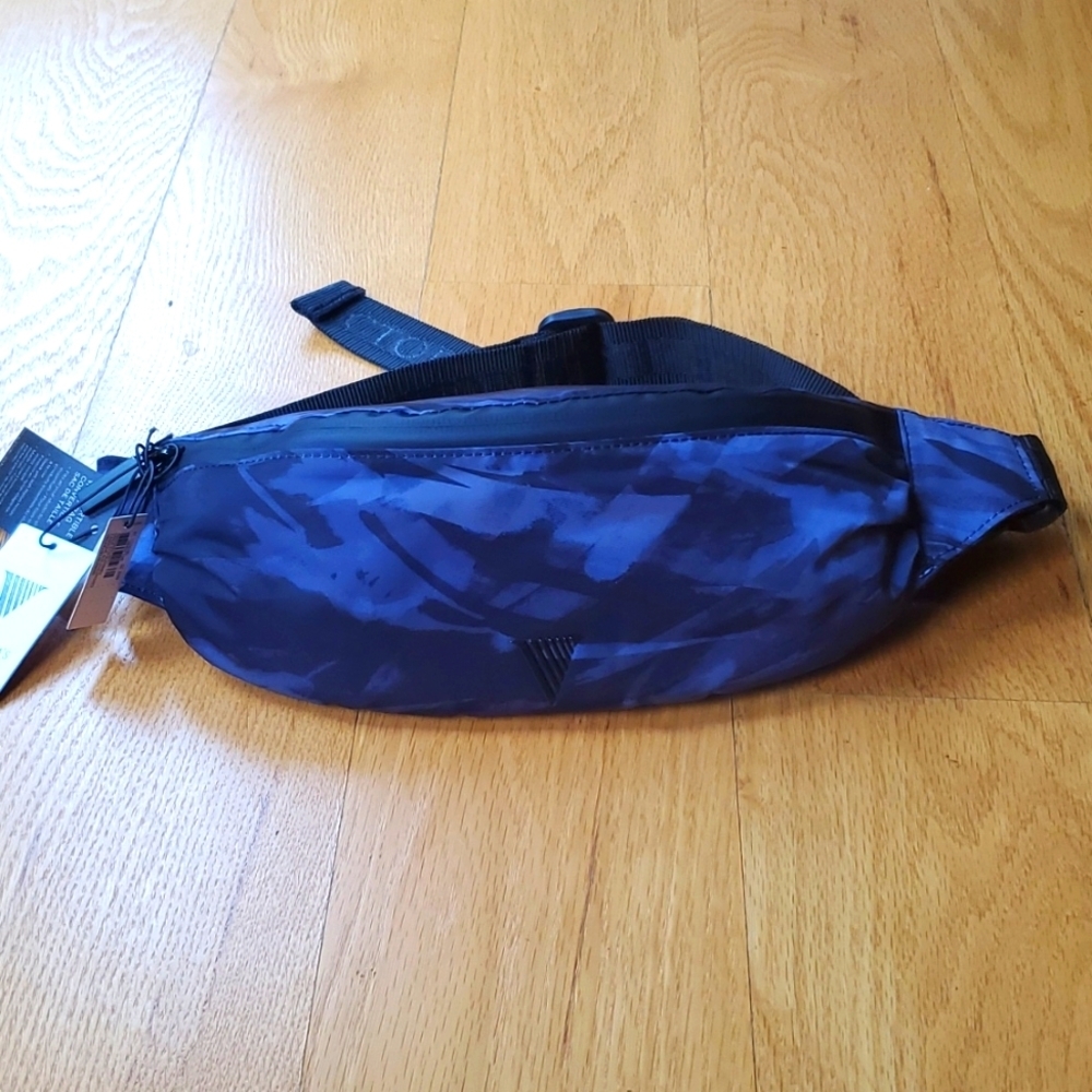 Victoria's Secret Convertible Waist/Belt Bag NWT